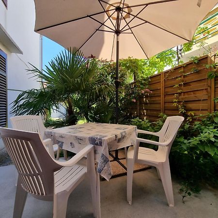 Apartment Vesna With Terrace Baška Exteriör bild